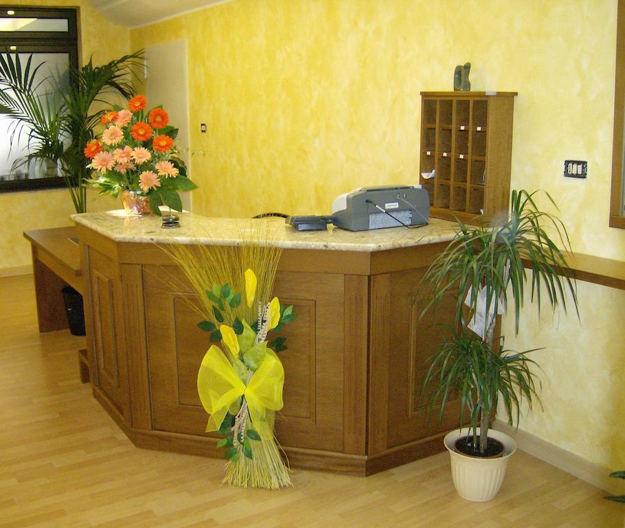 Hotel Zi Marianna Pertosa Luaran gambar