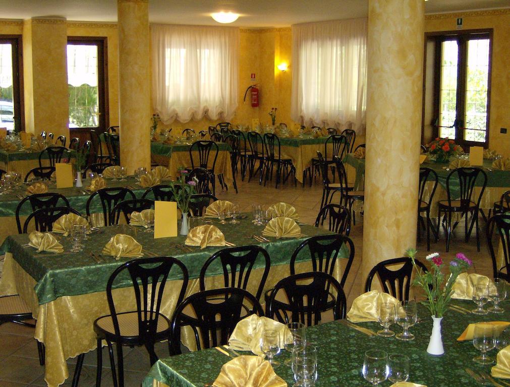 Hotel Zi Marianna Pertosa Luaran gambar